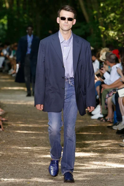 Look 14